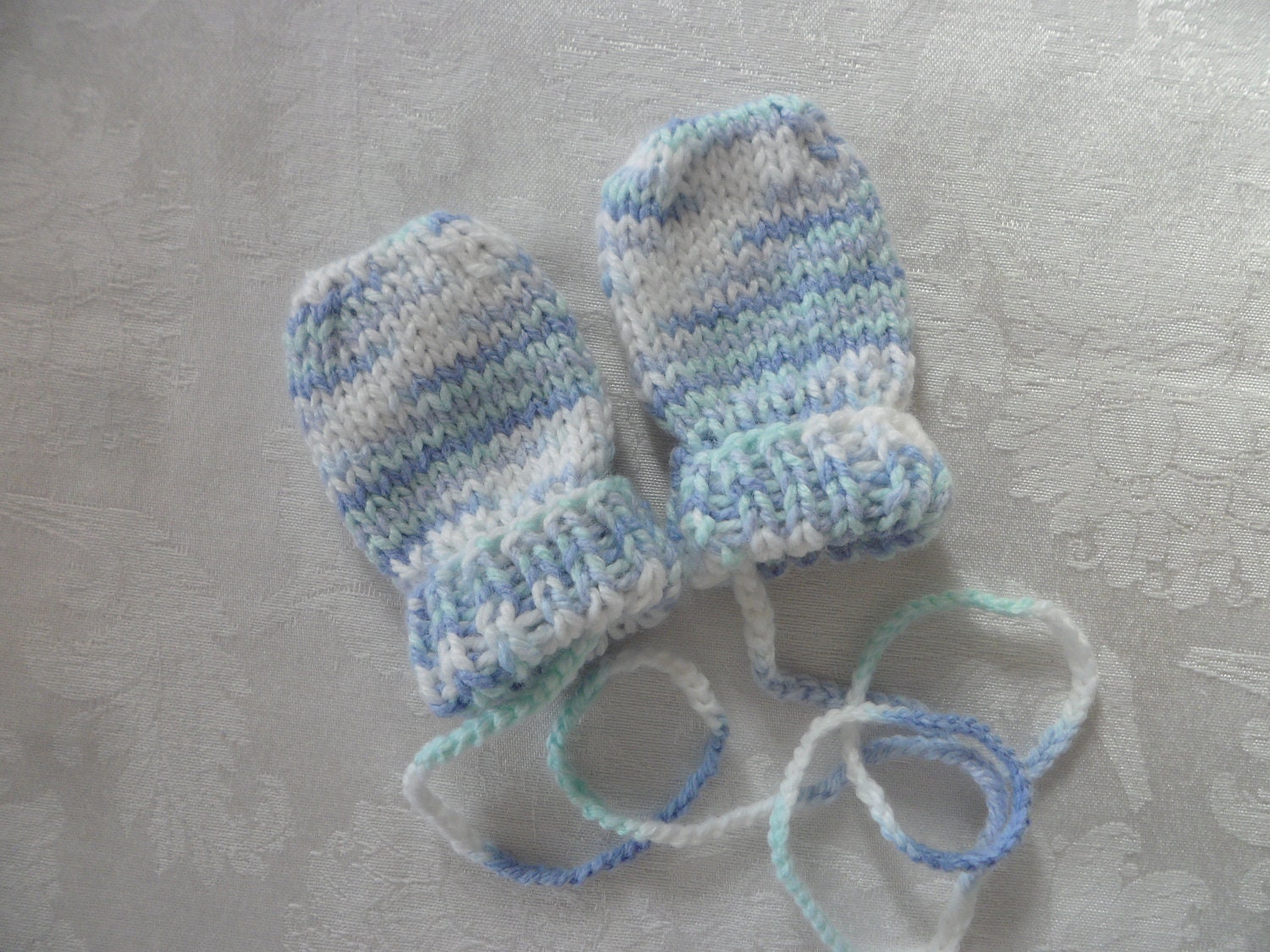 Baby Mittens Thumbless Hand Knit Size Newborn 0 to 18