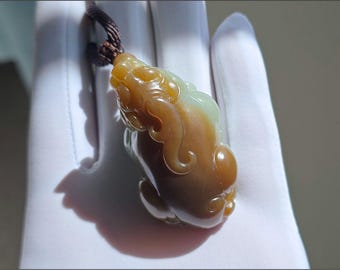 Certified Natural Collector's Choice Blue-with-Sugar Nephrite Jade Pixiu Pendant, 天然收藏级蓝糖玉手工貔貅吊坠