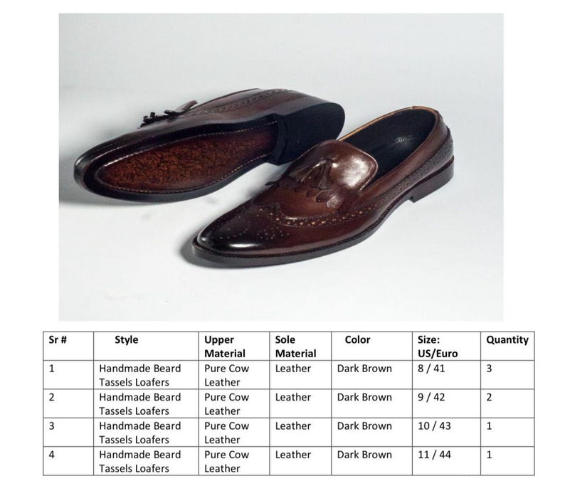 Op de afbeelding: Donkerbruine leren loafers met kwastjes. Deze handgemaakte schoenen hebben een klassiek ontwerp. De afbeelding toont de schoenen vanuit verschillende hoeken, waarbij het vakmanschap en de stijl worden benadrukt.