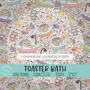 Könnte beinhalten: Nahtloses Muster mit Cartoon-Toastern in Badewannen, Gummienten, Totenköpfen und Blasen. Das Design enthält den Text "live laugh toaster bath" auf hellrosa Hintergrund. Die Datei ist 30,48 cm x 30,48 cm groß.