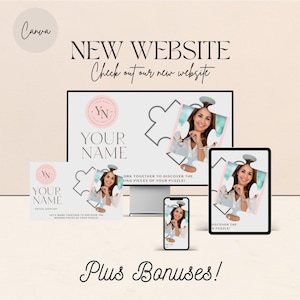 Può includere: Uno schermo di computer, un tablet e uno smartphone mostrano un sito web con un tema di puzzle. Il sito web presenta un logo rosa e bianco con il testo "YN YOUR NAME". Il testo "NEW WEBSITE Check out our new website" è visualizzato nella parte superiore dello schermo. Il testo "Plus Bonuses!" è visualizzato nella parte inferiore dello schermo.