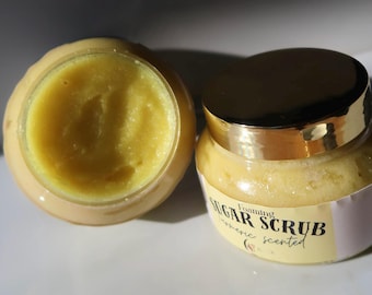 Exfoliante espumoso de azúcar iluminador con cúrcuma