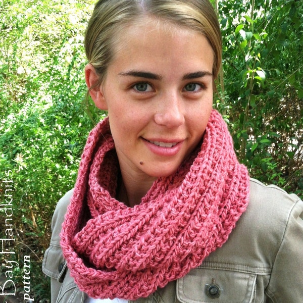 Infinity cowl KNITTING PATTERN,Beginner knitting pattern cowl,reversible cowl knitting pattern,pink,easy to knit,chunky knit cowl pattern