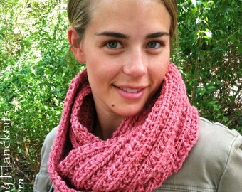 Infinity cowl KNITTING PATTERN,Beginner knitting pattern cowl,reversible cowl knitting pattern,pink,easy to knit,chunky knit cowl pattern