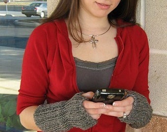 KNITTING PATTERN,knit fingerless gloves,wrist warmers,easy to knit,gray,women,teens,easy to knit,wristers,gloves,teen girls,gift for her