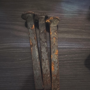 AUTHENTIC RAILROAD SPIKES