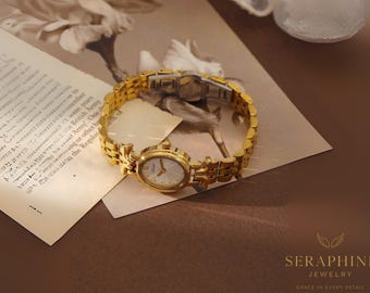 Vintage Gold Oval Ladies Watch: Elegant Bracelet Wristwatch