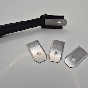 BladeFix - universal tool for robotic lawnmower blades