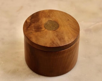 Vintage Wooden Trinket Dish with Bermuda Coin | Small Lidded Wood Box | Coin Inlay Keepsake