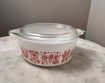 Rare Pyrex Pink on White Amish Butterprint #472 1.5 Qt Casserole w/ Lid