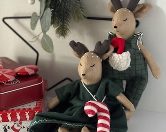 Peluche de cervatillo navideño: Reno de peluche hecho a mano, muñeco de ciervo navideño, decoración navideña escandinava, regalo navideño único