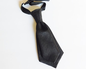 Black shantung necktie for women