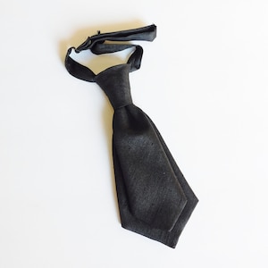 Black shantung necktie for women