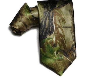 Satin necktie Realtree APG camouflage traditional tie