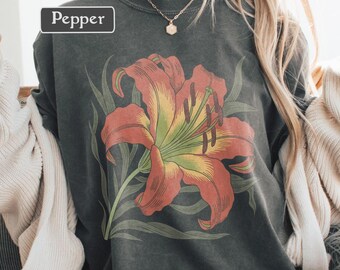 Boho Flower Shirt, Vintage Floral Tee, Bohemian Wildflower Shirt, Retro Nature Graphic Comfort Colors T-Shirt, Lily Botanical Design