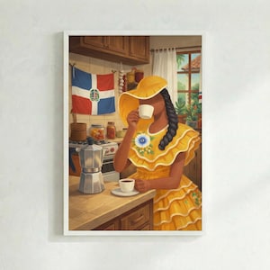 以下が含まれることがあります： 額縁に入ったプリントには、黄色いドレスと帽子をかぶった人がキッチンでコーヒーを飲んでいる様子が描かれています。背景にはドミニカ共和国の国旗があります。カウンターには銀色のエスプレッソメーカーがあり、ソーサーの上にコーヒーカップが置かれています。