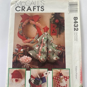 McCall&#39;s Crafts 8432, Christmas Sewing Patterns, Decorations, Ornaments, Wreath, Stocking, Tree Skirt 1990s, Uncut, McCall&#39;s 6211