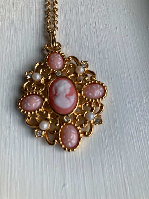 Vintage Avon Gold  and Rose Pink Cameo Necklace