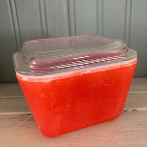 Vintage Red Pyrex Refrigerator Dish with Lid 501-B A-18