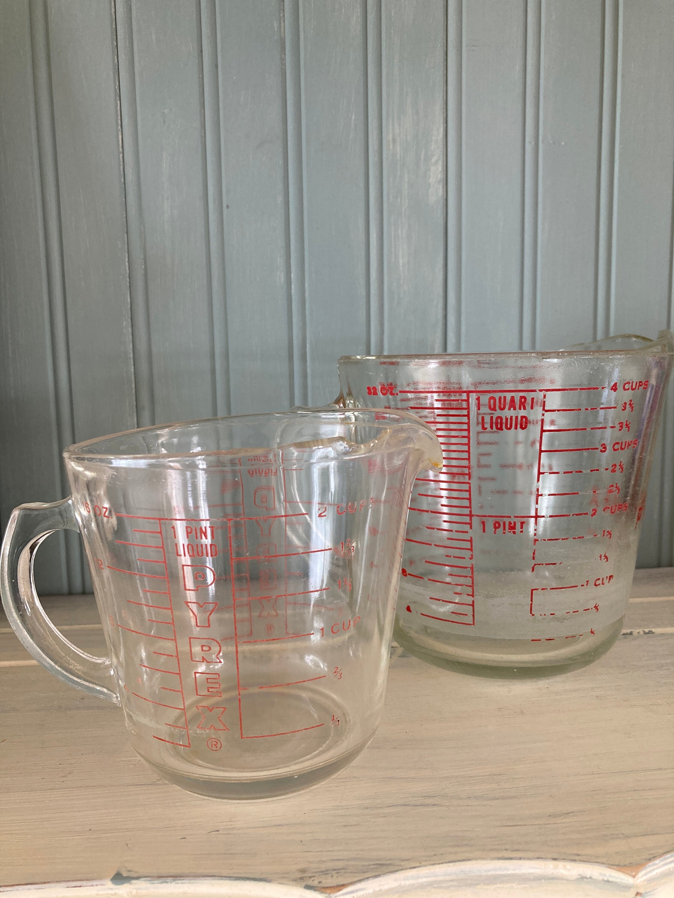 Pyrex Gray Measuring Cups