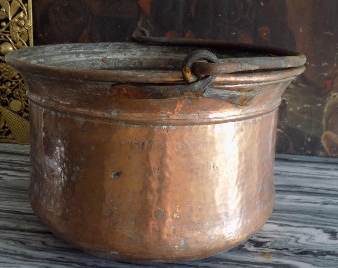 Antique Large Hammered Copper Cauldron Pot. Hand Handle. Vintage
