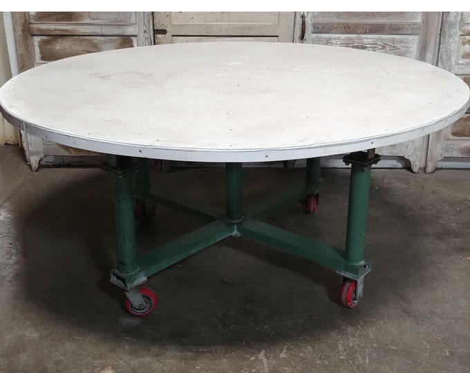 Interesting 1940's Cake Decorating Table # 185225 Shipping is not free please conatct us before purchase Thanks