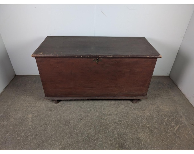 EARLY 1800,S TRUNK # 196345 Shipping is not a 1.00 Shipping is not free please contact us before purchase Thanks