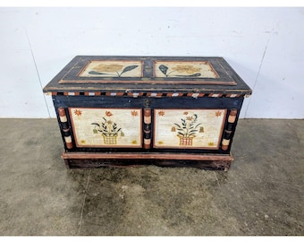 Early 1800,s Paint Decorated Flip Top Trunk # 197788 Shipping is not a 1.00 Shipping is not free please contact us before purchase Thanks