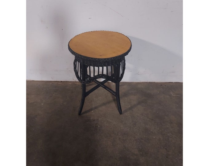 Simple 1900,s Black Wicker Table # 191981 Shipping is not free please conatct us before purchase Thanks
