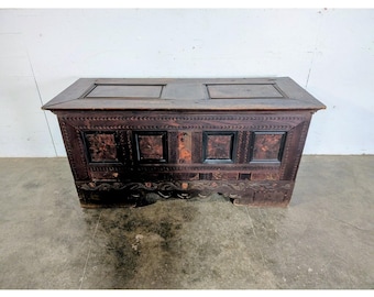 AN AMAZING 1700,S TRUNK # 197605 Shipping is not a 1.00 Shipping is not free please contact us before purchase Thanks