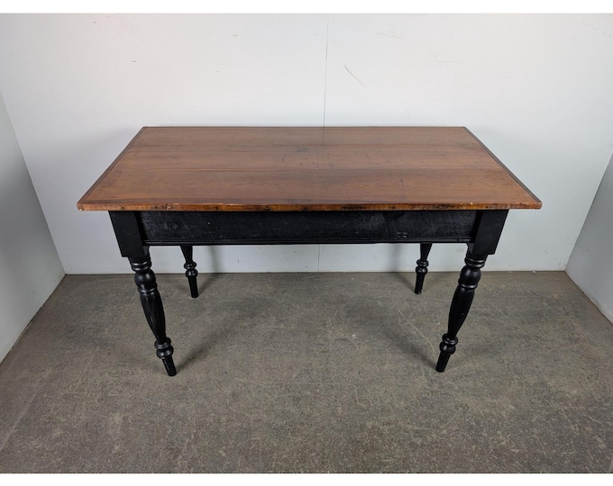 Simple Late 1800,s Farm Table # 196321 Shipping is not a 1.00 Shipping is not free please contact us before purchase Thanks