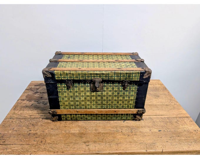 RARE 1860,S TRAVEL TRUNK # 199616 Shipping is not a 1.00 Shipping is not free please contact us before purchase Thanks