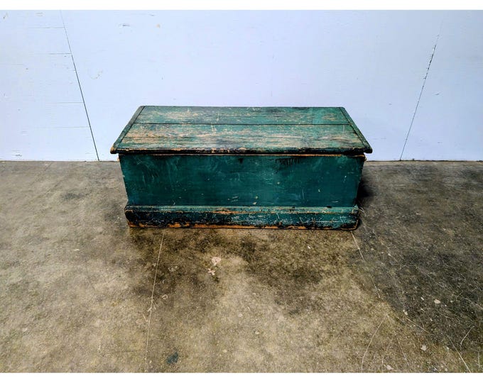 Mid 1800,s Flip Top Trunk # 200393 Shipping is not a 1.00 Shipping is not free please contact us before purchase Thanks