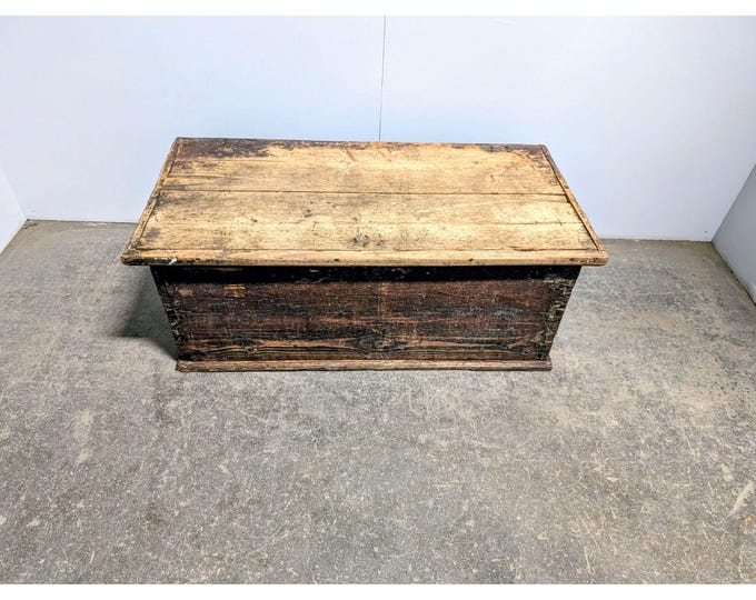 Early 1800,s Flip Top Trunk # 200313 Shipping is not a 1.00 Shipping is not free please contact us before purchase Thanks