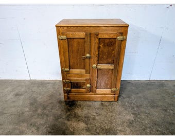 1890'S OAK ICE BOX # 198114 Shipping is not a 1.00 Shipping is not free please contact us before purchase Thanks