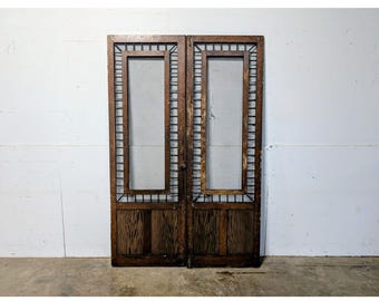 Pair Of Screen Doors # 199123 Shipping is not a 1.00 Shipping is not free please contact us before purchase Thanks