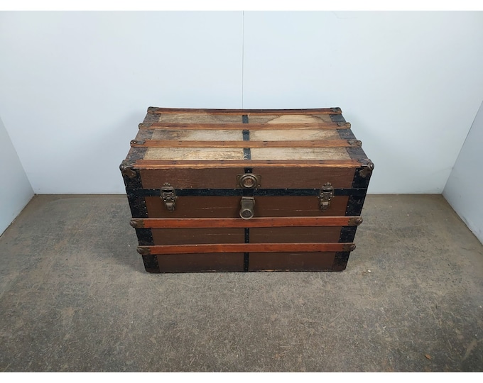 LATE 1800,S TRAVEL TRUNK # 192917 Shipping is not free please conatct us before purchase Thanks