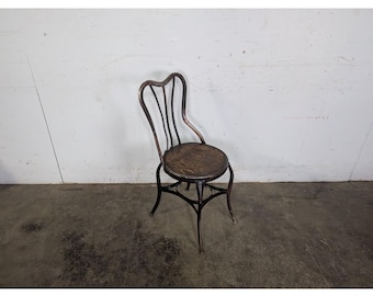 Elegant Rustic 1920,s Metal Chair # 197474 Shipping is not a 1.00 Shipping is not free please contact us before purchase Thanks