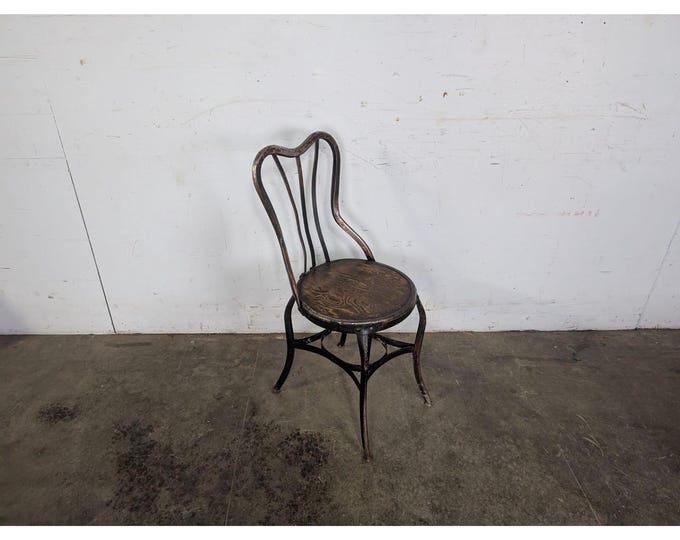 Elegant Rustic 1920,s Metal Chair # 197474 Shipping is not a 1.00 Shipping is not free please contact us before purchase Thanks
