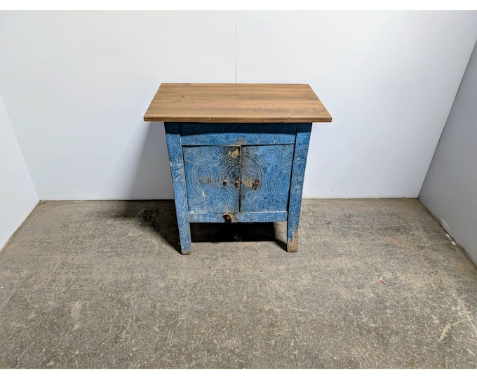 Early 1800,s Two Door Cabinet # 200384 Shipping is not a 1.00 Shipping is not free please contact us before purchase Thanks