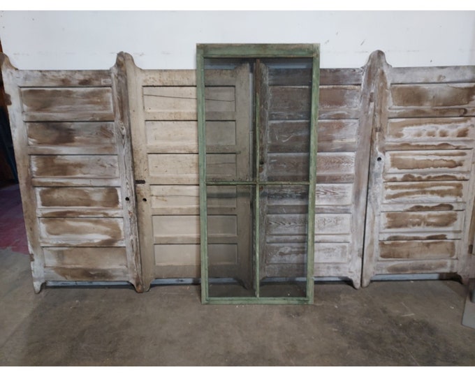 4 PANEL ANTIQUE SCREEN  # 186612 Shipping is not a 1.00 Shipping is not free please contact us before purchase Thanks
