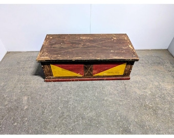 Early 1800,s Paint And Grain Painted Flip Top Trunk # 200311 Shipping is not a 1.00 Shipping is not free please contact us before purchase