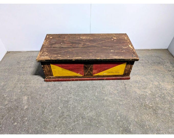 Early 1800,s Paint And Grain Painted Flip Top Trunk # 200311 Shipping is not a 1.00 Shipping is not free please contact us before purchase