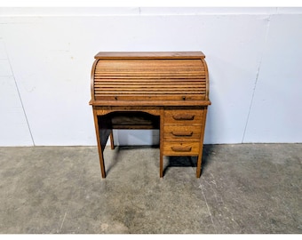1940,s Oak Roll Top Desk # 200058 Shipping is not a 1.00 Shipping is not free please contact us before purchase Thanks