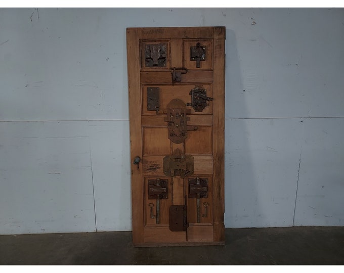 1800,s Door With A Wonderful Display # 194234 Shipping is not free please conatct us before purchase Thanks