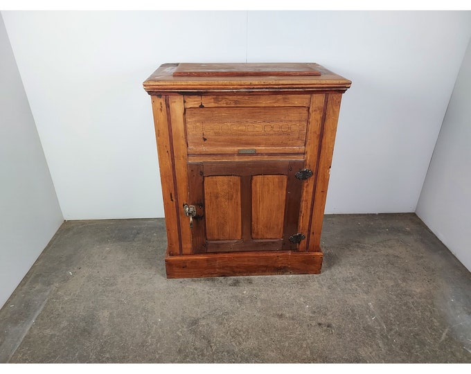 1860,S Pine Wood Ice Box # 190067 Shipping is not free please conatct us before purchase Thanks