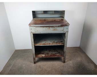 1940,S METAL WORK STATION # 190263 Shipping is not free please conatct us before purchase Thanks