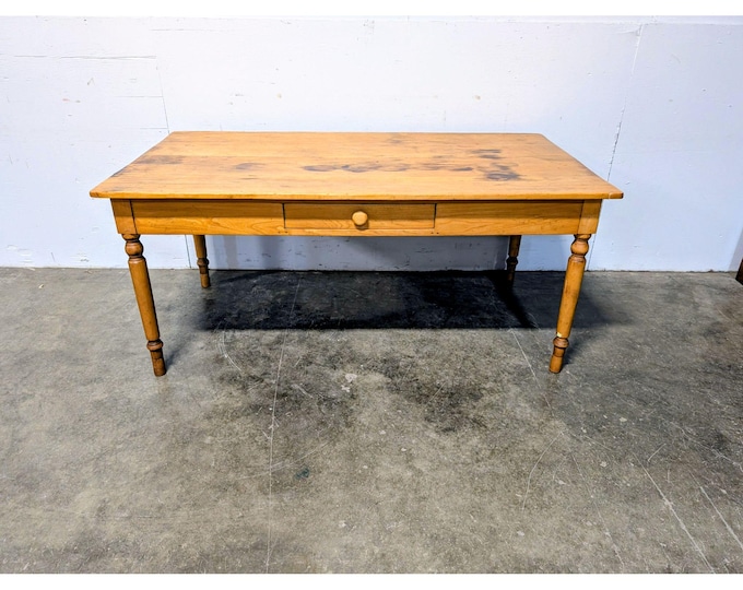 1900,s Turned Leg Table Pine Farm Table # 201088 Shipping is not a 1.00 Shipping is not free please contact us before purchase Thanks