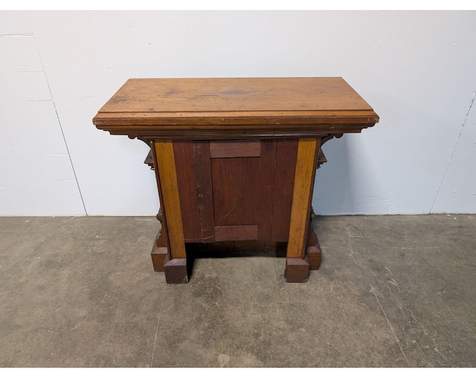 1870,S EASTLAKE WOOD PODIUM # 199366 Shipping is not a 1.00 Shipping is not free please contact us before purchase Thanks