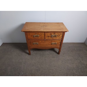 Simple 1920,s Three Drawer Oak Chest Of Drawers # 194783 Shipping is not a 1.00 Shipping is not free please contact us before purchase Thank